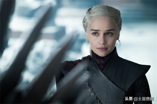 再看一眼龙妈的表情包素材，怀念一下被权游坑了的女王大人