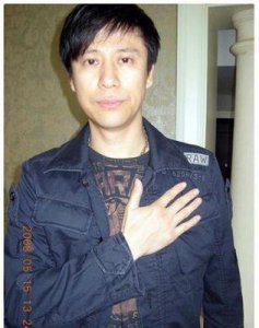 ​曾14次登上春晚，从全民偶像到负债累累，56岁的解晓东如今怎样？