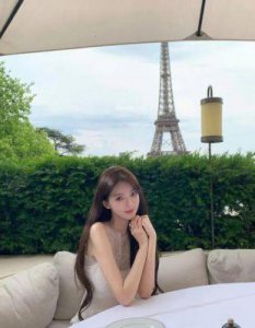 ​名媛培训班：揭开花钱变身上流社会背后的秘密与骗局