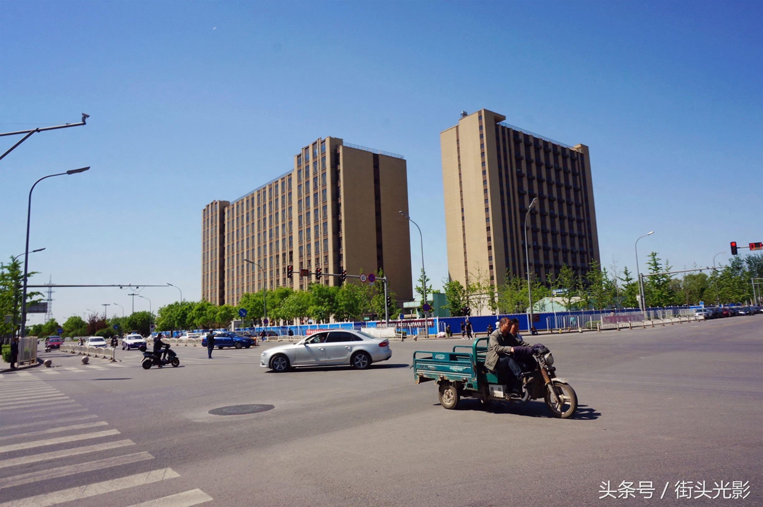 实拍 北京大兴的天宫院地铁站