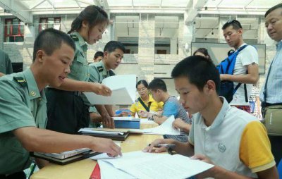 ​高考国防生得多少分能考上呢？至少要超出一本分数线50分以上