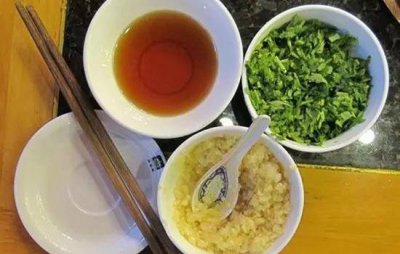 ​火锅油碟怎么调好吃 搭配忌过于花哨