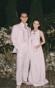 ​揭秘何超莲的演艺生涯及感情生活：曾与多位明星传出恋情，现任男友窦骁备受宠