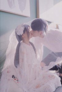 ​本以为杨清柠毛宸宸分手了，但却等来了“婚纱照”，吻的甜炸了