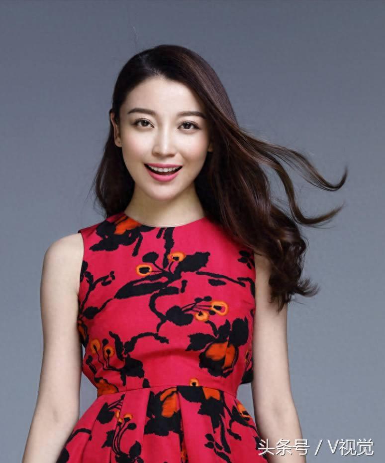杨子姗在《好久不见》中饰 花朵朵