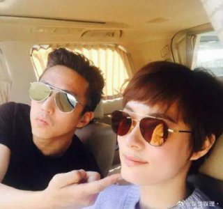 ​邓超孙俪搞笑合影曝光，表情神同步，网友调侃：这是两个邓超？