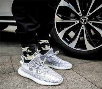 ​ADIDAS YEEZY怎么选？来看看吧
