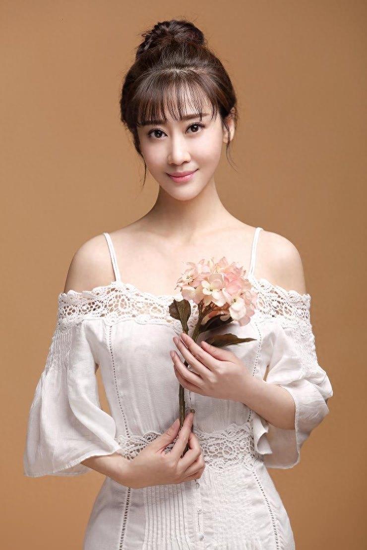 抗战剧中的女神唐妤萌，虽然名气小，但你一定对她很眼熟