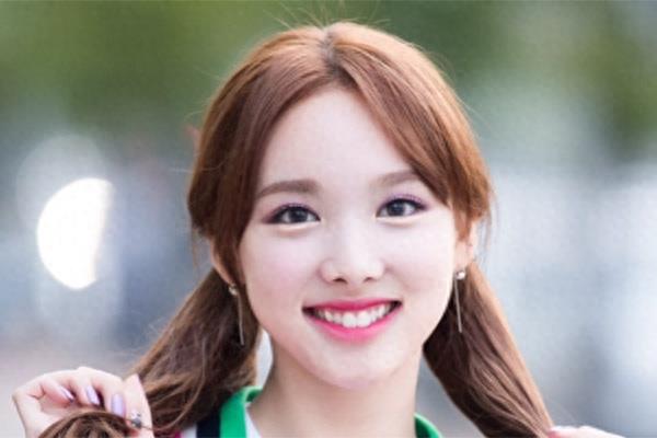 TWICE9人谁的颜值最高？这份榜单告诉你，周子瑜高居榜首