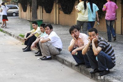 ​沙井巨无霸工厂，只招漂亮女孩，男生进厂就成香饽饽