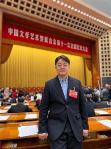 ​《凉凉》《武汉伢》作者谭旋获评副高职称：多了一份归属感与责任感