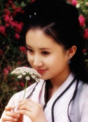 舒畅主演《连城诀》时好美，六小龄童演大反派，于承惠剑术很精彩