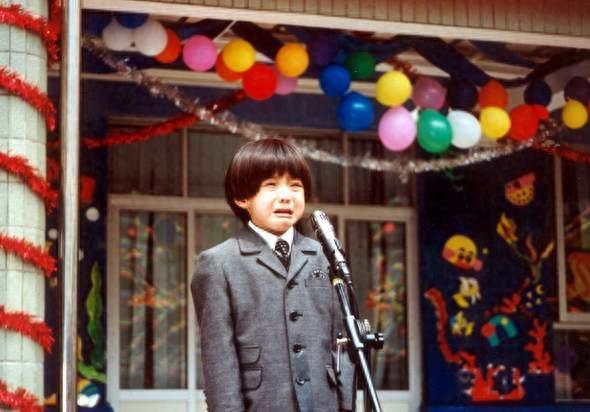 他8岁拍《妈妈再爱我一次》哭倒了上亿中国人，如今默默无闻