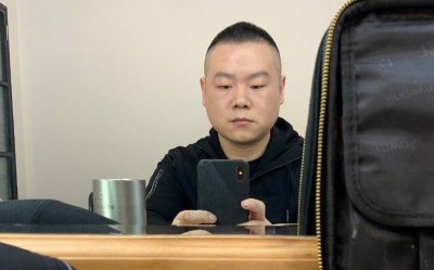 ​岳云鹏有三胎儿子？坐顶级保姆车去外甥婚礼，上台讲话差点说漏嘴