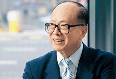 ​她，李嘉诚的红颜知己！相伴27年身家百亿，还“养”着2只大熊猫