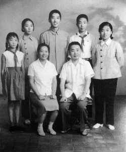 ​他是国家劳动部原部长，72岁官至副国级，毛主席送了他6字题词