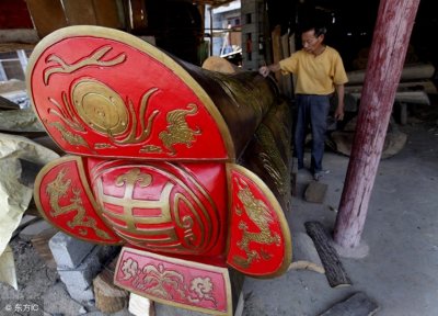 ​旧有“食在广州、穿在苏州、死在柳州”之说，死在柳州是指棺材好