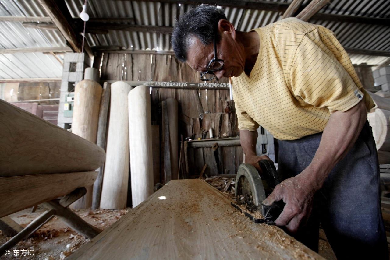 旧有“食在广州、穿在苏州、死在柳州”之说，死在柳州是指棺材好