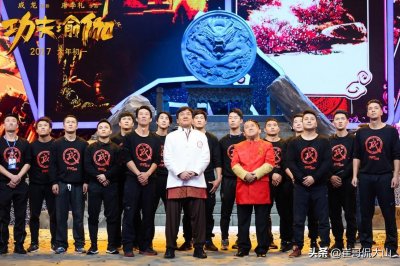 ​成龙的成家班是干嘛的，成龙为什么不捧成家班的成员？
