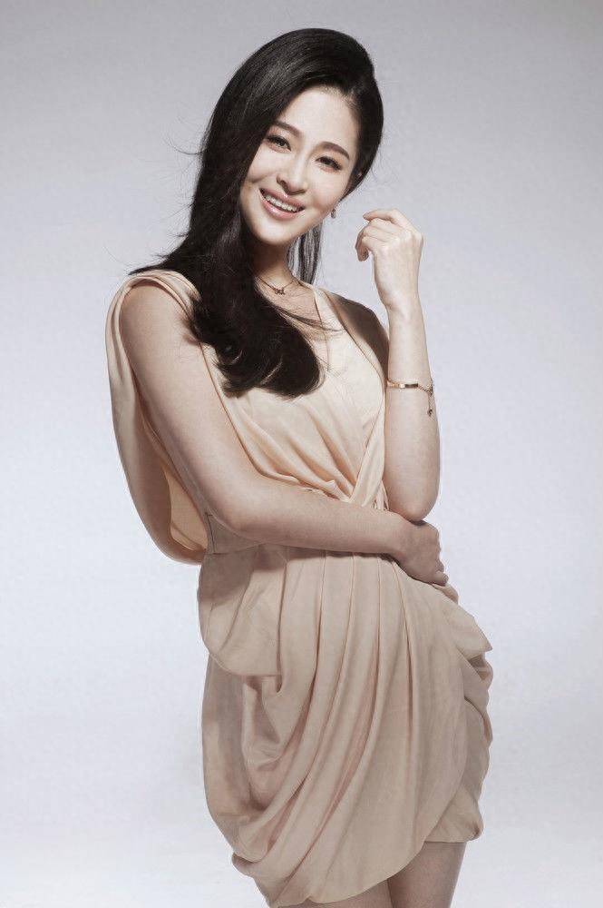 林伊婷气质俏皮甜美，每部剧都用心演绎
