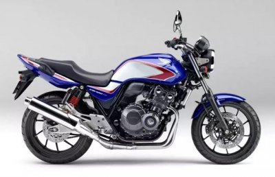 ​经久不衰的本田CB400，四缸水冷可变气门，56匹马力，还有限量款