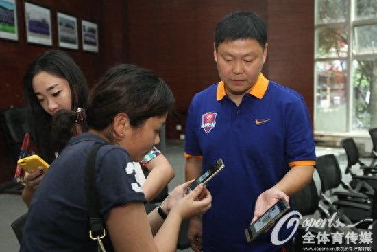 中国足坛名宿姚夏加盟重庆力帆 担任俱乐部总经理等多项要职