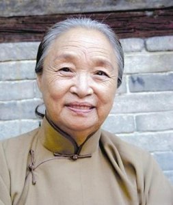 ​柏青：5岁丧母60岁才出道，去世时千人送别，1年后23岁孙子牺牲