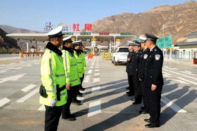 ​郭庆祥检查指导高速公路交通安全管理工作