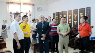 ​香港田家炳基金会主席田庆先先生到广州中医药大学梅州医院考察指导