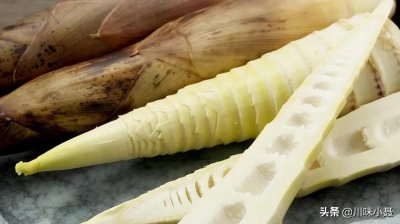 ​四川特色酸菜苦笋肉片汤，清热解暑，不同味道组合出来的绝配