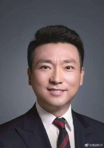 ​央视春晚主持人曝光！董卿朱军缺席，谁站C位