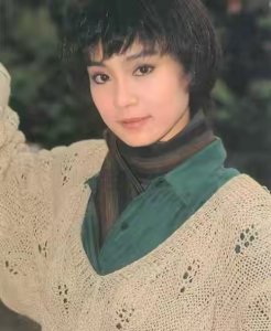 ​刘雪华（19岁傍大款，35岁恋渣男，52岁失去丈夫，刘雪华远比你想得要悲情）