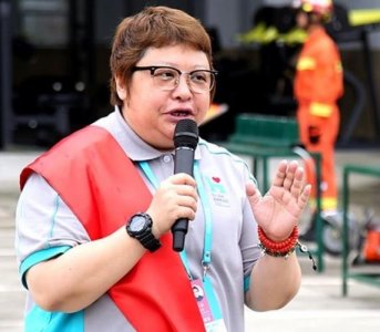 ​韩红简历个人资料简介(我一生行善不求回报，收养280多个孤儿，捐款捐到倾家荡