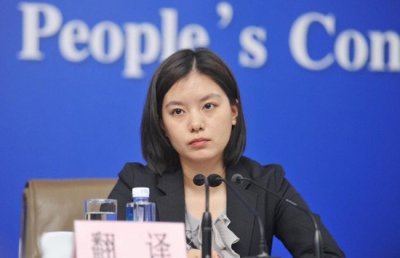 ​翻译张京简介（17岁拒绝清北，21岁成外交翻译官，中美对话16分钟惊艳世界）