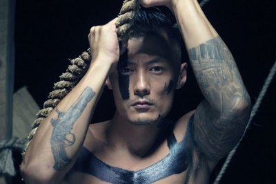 ​余文乐眼睛怎么了 余文乐的眼睛是义眼吧