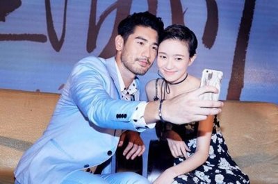 ​高以翔大方祝福焦俊艳什么梗戏中小秋沥川戏外是好兄弟