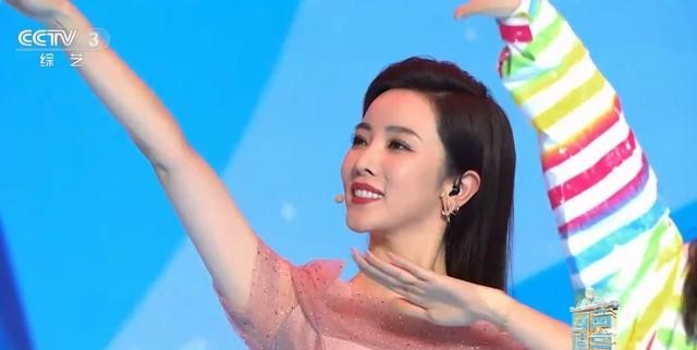 李思思为什么被央视解雇（央视主持人李思思何去何从）