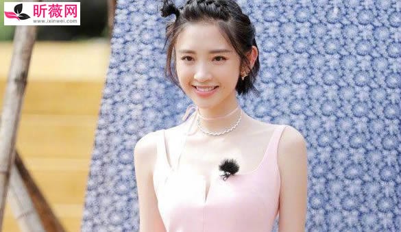 唐艺昕产了男孩还是女孩 唐艺昕家里条件怎么样