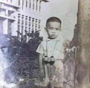 ​陈小春喜欢(自小贫穷,长大了有很大影响)