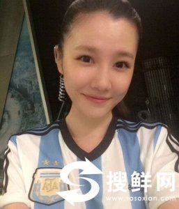 ​央视主持人刘语熙微博捏奶事件原因 刘语熙比基尼不雅照遭热搜