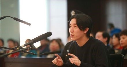 房祖名涉毒案今日开庭审理 房祖名一审被判6个月