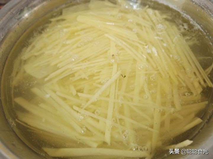 春饼的配菜有哪些（4道搭配春饼的家常小炒）