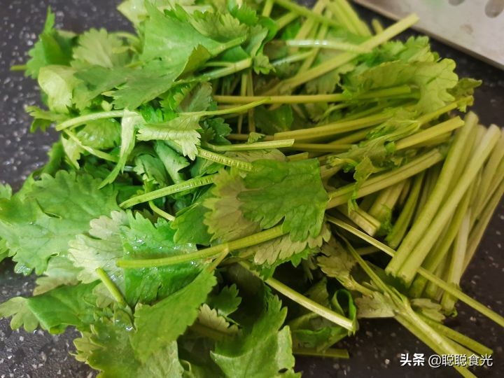 春饼的配菜有哪些（4道搭配春饼的家常小炒）