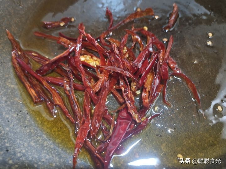 春饼的配菜有哪些（4道搭配春饼的家常小炒）