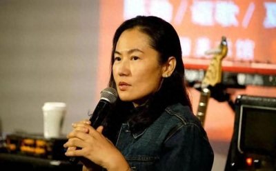 ​抢过王菲的窦唯，离婚18年后，高原决定和女儿相依为命