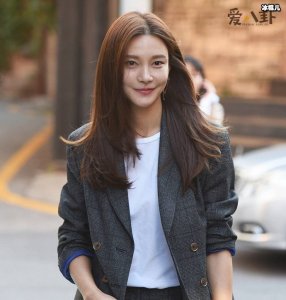 ​车艺莲为什么那么勇敢，当众承认整容过往被赞