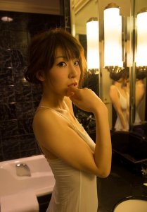 ​知花梅莎个人资料写真作品