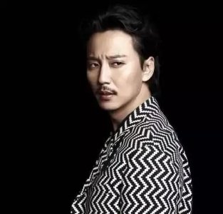 ​金南佶——具有逗比特质的绝世雅痞似“坏男人”