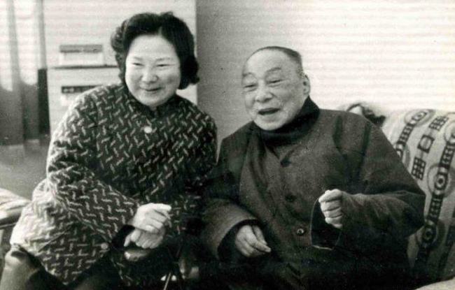 俞振飞与言慧珠的故事(言慧珠和俞振飞的故事)