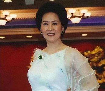 ​从舞女到嫁入豪门，再到丈夫遗产只分给子女，洪金梅经历了什么？